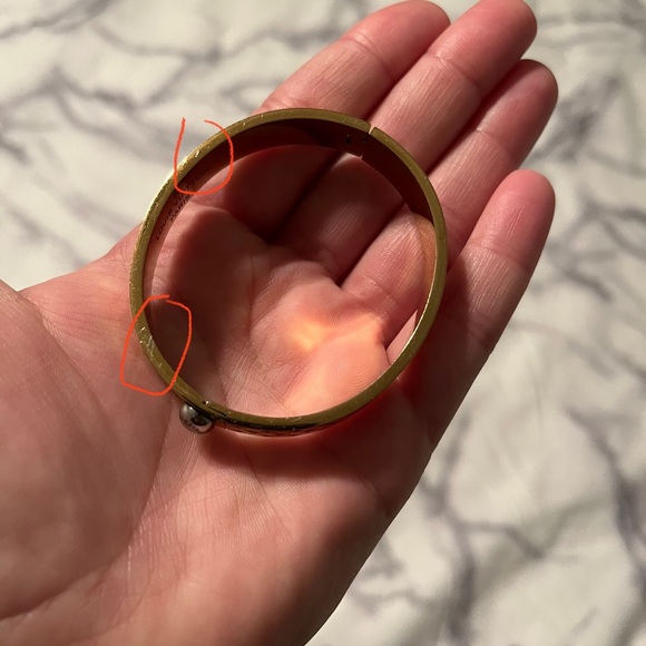 Louis Vuitton 
M00252 Nanogram Cuff - Picture 5 of 11